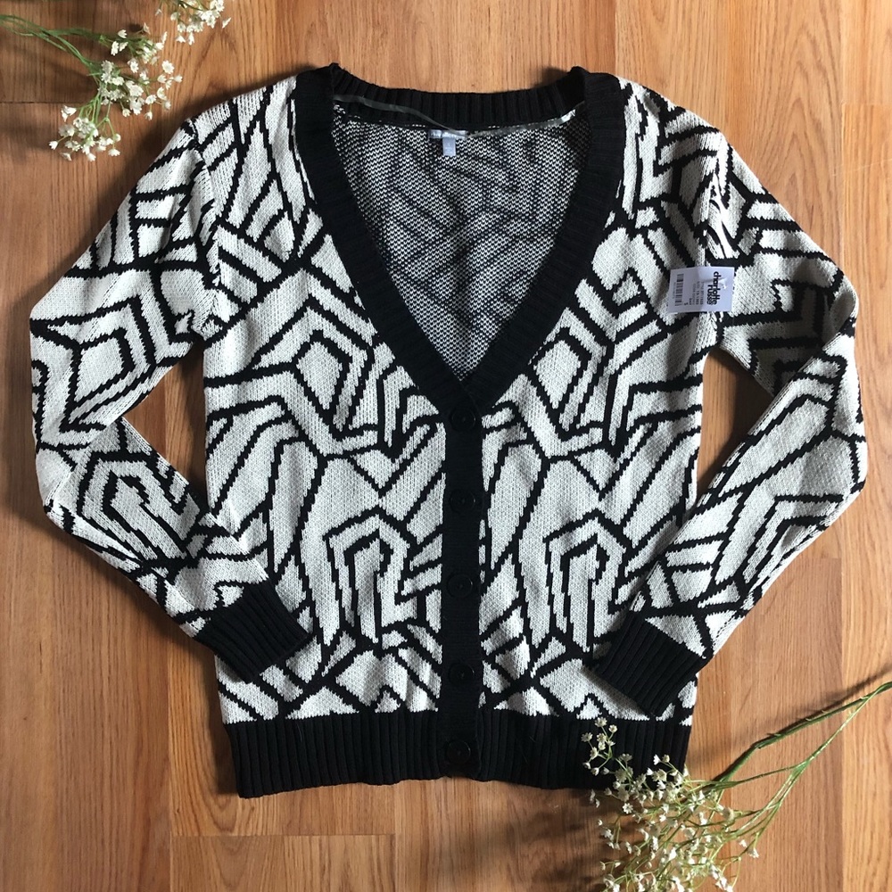 Charlotte Russe 💫 Thick Geometric Cardigan NWT